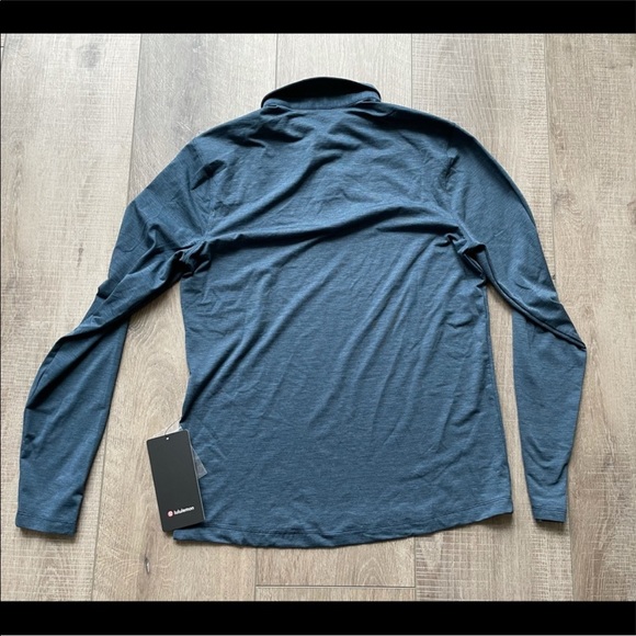 Lululemon Evolution Long Sleeve Polo in True Navy Size Medium - Picture 2 of 3